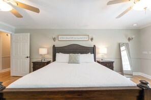 3 bedrooms, desk, free WiFi, bed sheets