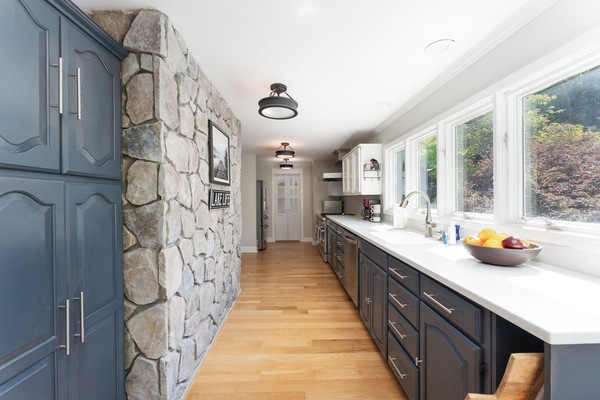 ثلاجة، ميكروويف، فرن، موقد طهي مسطح