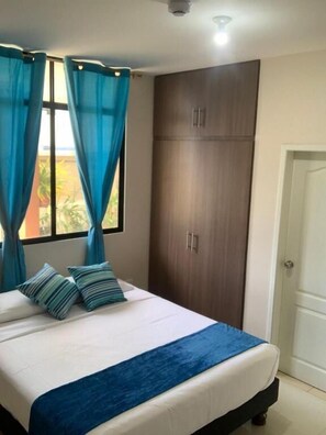 Standard Studio Suite, 1 King Bed | In-room safe, iron/ironing board, free WiFi, bed sheets - Reef Hostel Manta (Manta)