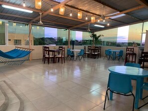 Restaurant - Reef Hostel Manta (Manta)