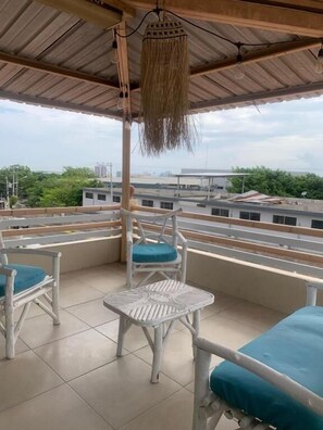 Exterior - Reef Hostel Manta (Manta)