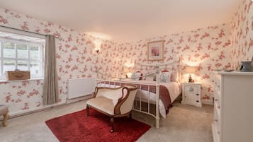 1 habitación, decoración personalizada y ropa de cama