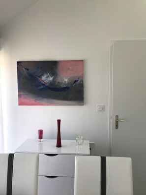 Interior - Studio 35m² with large garden, train station 5 min, parking, wifi THD, near beach (Vannes)