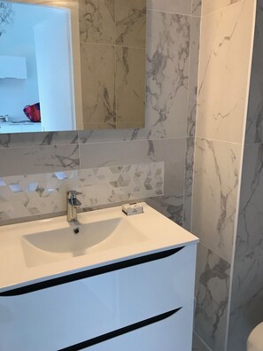 Dusche, Haartrockner