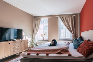 *Midtown* 2-Room Apartment with Kitchen | Cunas (de pago), cuna de viaje, wifi gratis y ropa de cama