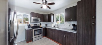 Bright & Spacious Upper Unit with Two Bedrooms in Denver