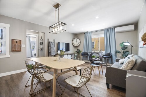 755 Relax by the Beach Private Mini Yard sleeps 6