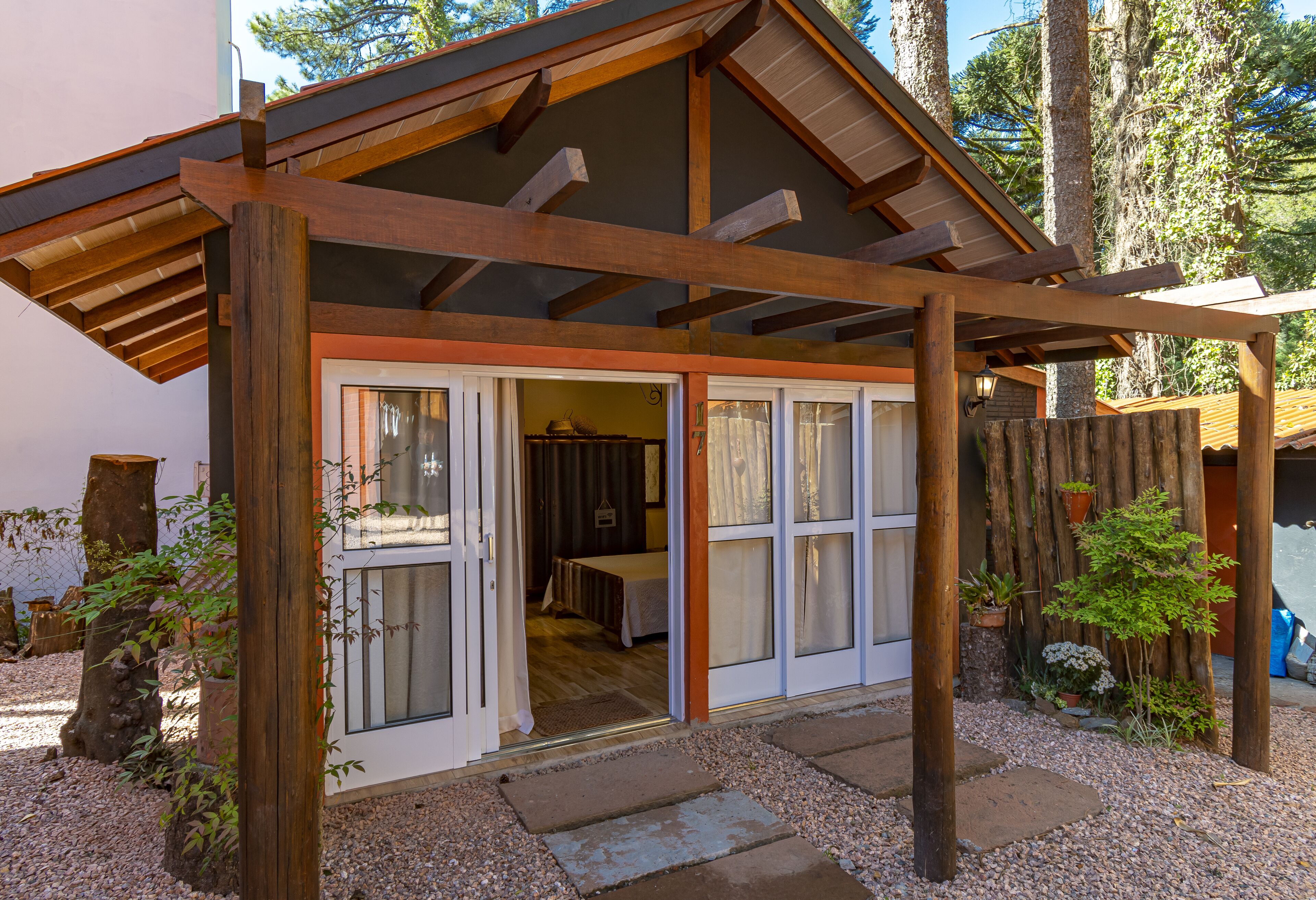 Quarto luxo, banheira de hidromassagem | Fachada da propriedade