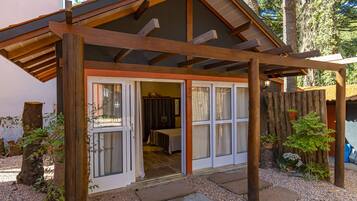 Quarto luxo, banheira de hidromassagem | Fachada da propriedade