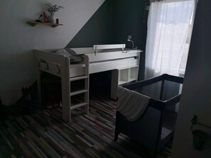 3 bedrooms, desk, iron/ironing board, free WiFi - Single-storey house with heated swimming pool (L'Houmeau)