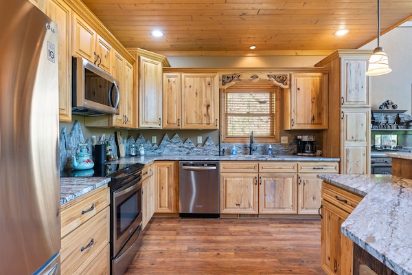 Refrigerador, microondas, horno, placa de cocina