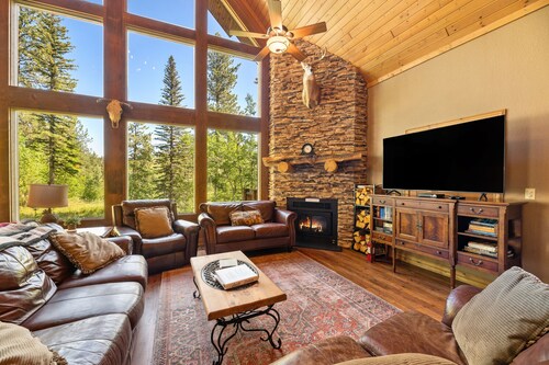 Deadwood Private Luxury Cabin with Gold Mine and Creek