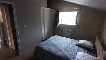 3 Schlafzimmer, Schreibtisch, Bügeleisen/Bügelbrett, kostenloses WLAN