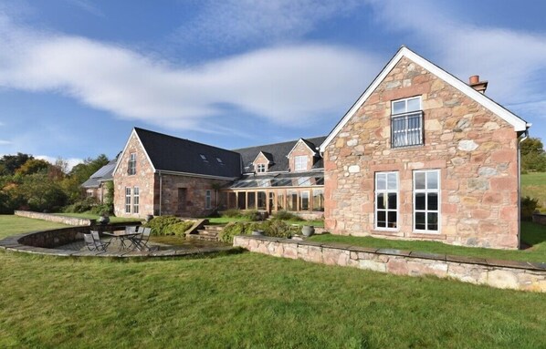 Cottage | Front of property