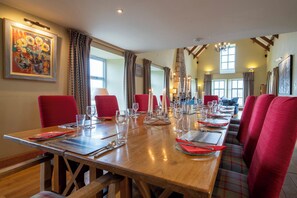 Cottage | Dining