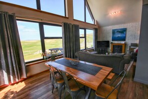 Interior - Corncrake Cottage (Harris)
