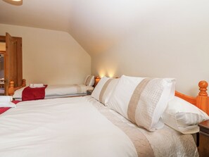 6 Schlafzimmer, individuell dekoriert, individuell eingerichtet