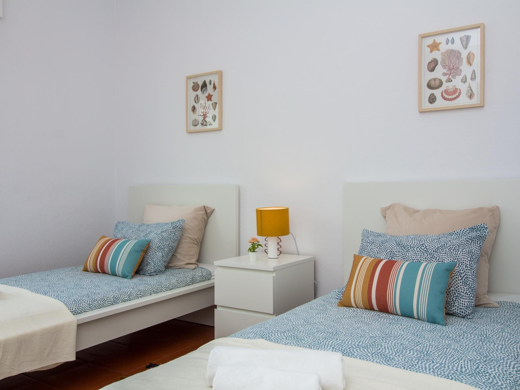 5 dormitorios, tabla de planchar con plancha, Internet y ropa de cama