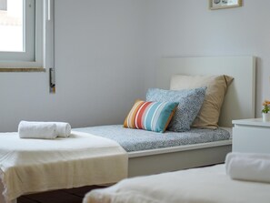 5 chambres, fer et planche à repasser, accès Internet, draps fournis
