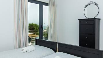 4 Schlafzimmer, Bügeleisen/Bügelbrett, Internetzugang, Bettwäsche