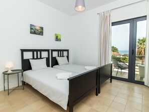 4 chambres, fer et planche à repasser, accès Internet, draps fournis