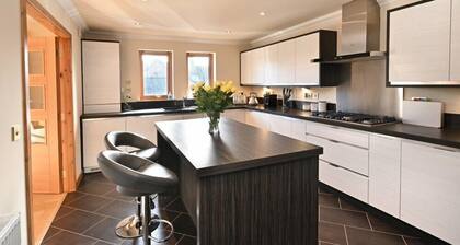 Inverness City Apartment