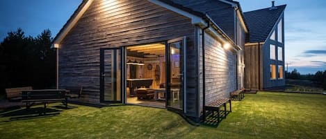Cottage | Interior