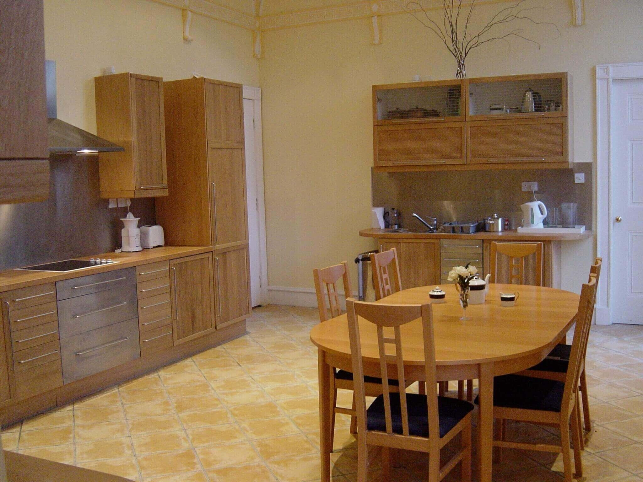 村舍 | 私人厨房 | 冰箱、洗碗机、厨具/餐具