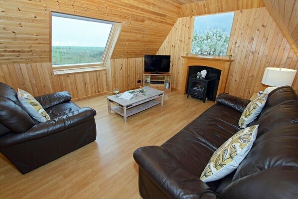Cottage | Living area | DVD player - Canach Cottage (South Uist)