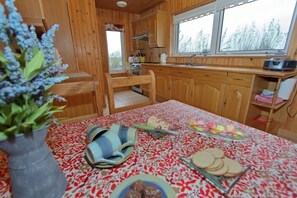 Cottage | Dining