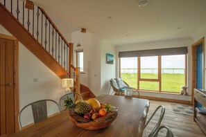 Dining - Gualan Sands (South Uist)