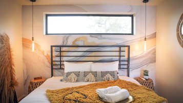 2 habitaciones, tabla de planchar con plancha y cuna de viaje