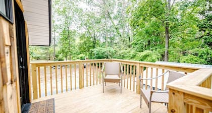 Loft Cottage on Ridge<br>? Short & Extended Stays?