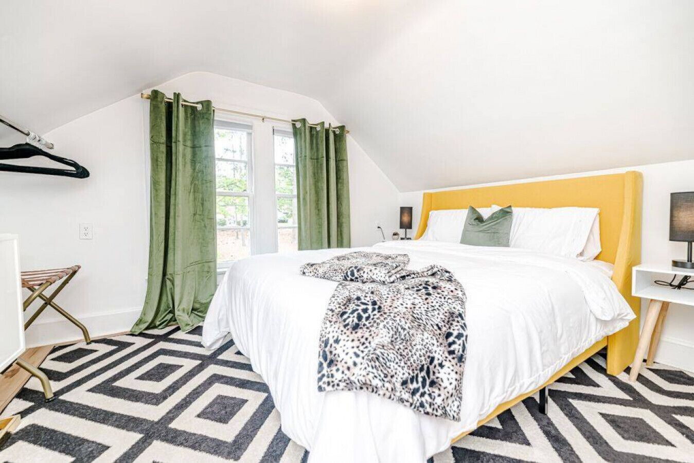 1 bedroom, travel cot, WiFi, bed sheets