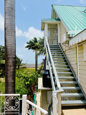 Pillowtop beds, in-room safe, individually furnished, laptop workspace - One South Place Hotel (Belize City)