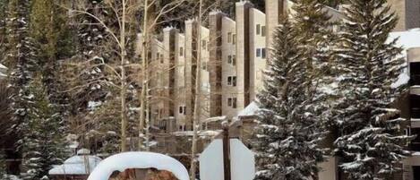 المنطقة المحيطة بالمنشأة