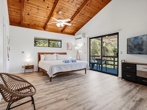 4 bedrooms, WiFi, bed sheets - Hodges Hill Hideout w/ pool, spa, BBQ - Dog Friendly! (Oakhurst)