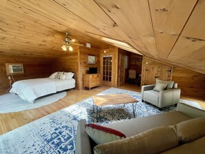 5 bedrooms, desk, iron/ironing board, WiFi