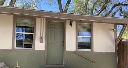 Private 1br near downtown Flagstaff, NAU, Hospital