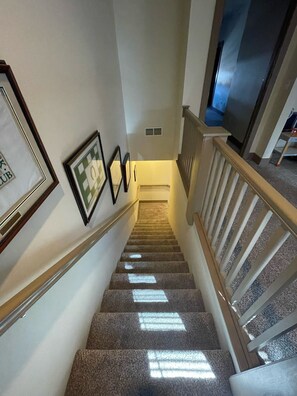 Interior - Convenient and Comfy Condo in Whitefish with hot tub access (Whitefish)