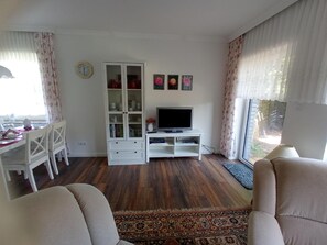 TV - Holiday flat Zwei Finken in Wiesmoor (Wiesmoor)