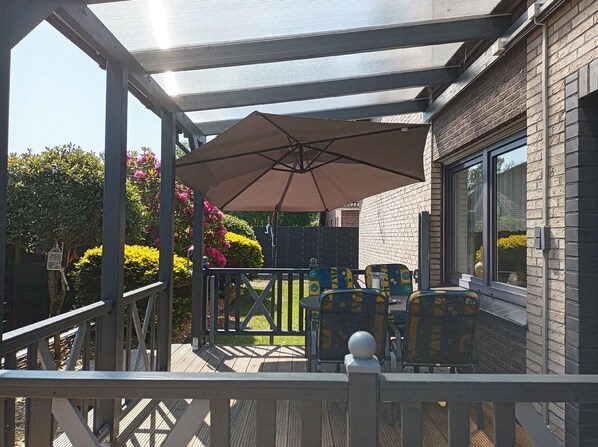 Outdoor dining - Holiday flat Zwei Finken in Wiesmoor (Wiesmoor)