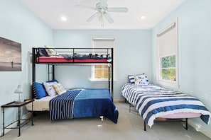 2 bedrooms, travel cot, free WiFi, bed sheets