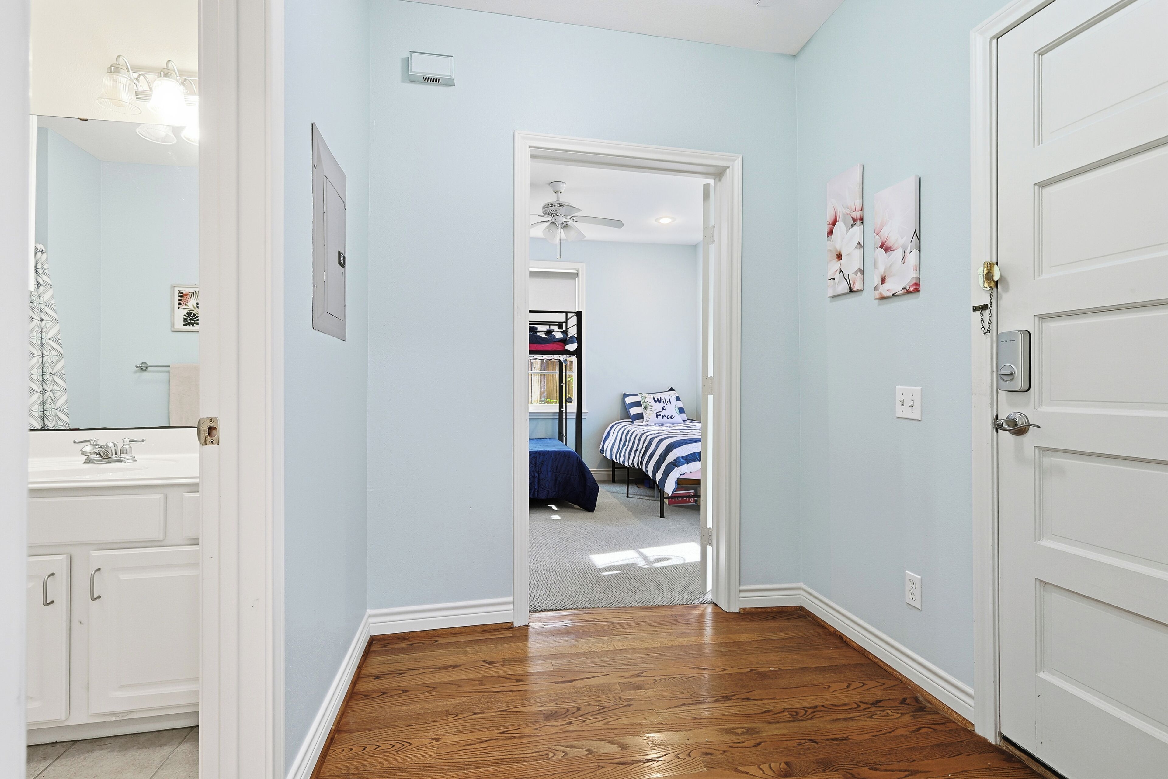 2 bedrooms, travel crib, free WiFi, bed sheets