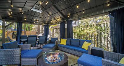 Hot Tub | Theater | Sauna | Deck | Fire Pit | Walk to Stadium/Downtown/Park