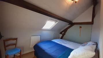 3 chambres, fer et planche à repasser, Wi-Fi gratuit, draps fournis