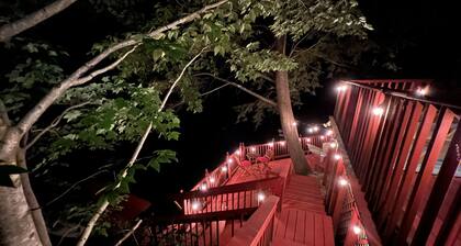 The Guide’s River Cottage • Riverfront Retreat + Walk to Town