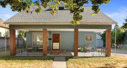 Summer Family Getaway: 3-Bedroom Gem Near Hip Strip and DT Missoula.