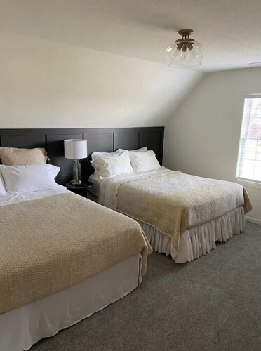 Relaxing loft retreat in historic European community