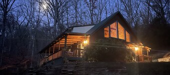 3 Bed 2 Bath~Hot Tub~Fire Pit~Game Room~Popcorn Machine~Hammocks~Mountain Views.